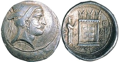 Persie (1. pol. 3. stol. př. n. l.), Tetradrachma 28,5 mm, 16,78 g (foto skd.museum/de/)