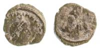 Valentinianus II.375-392 AE4 R.Victoria a zajatec Sear 4067 