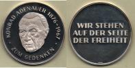 Konrád Adenauer - úmrtní medaile 1967 - hlava mírně